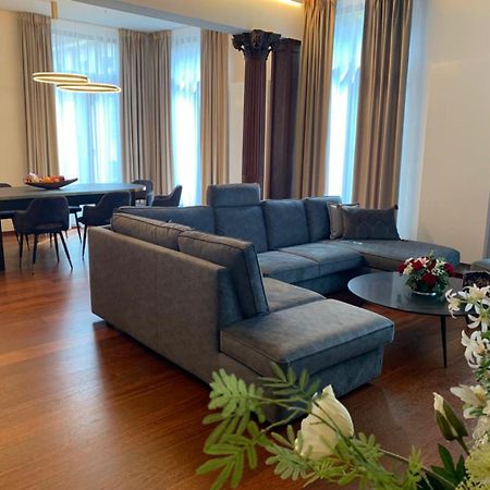 Botanique Suites Airbnb, Antwerpen Buitenkant foto