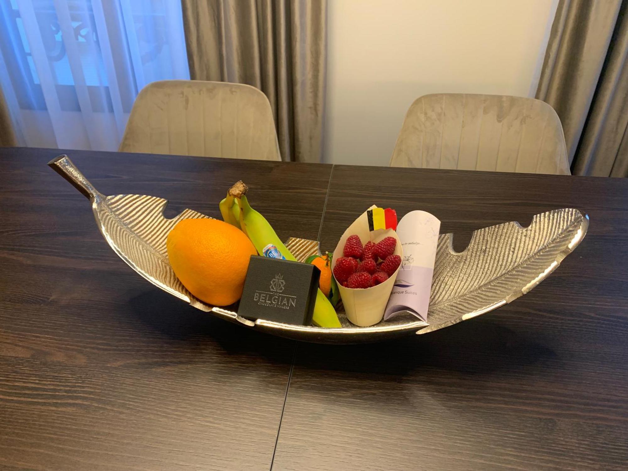 Botanique Suites Airbnb, Antwerpen Buitenkant foto