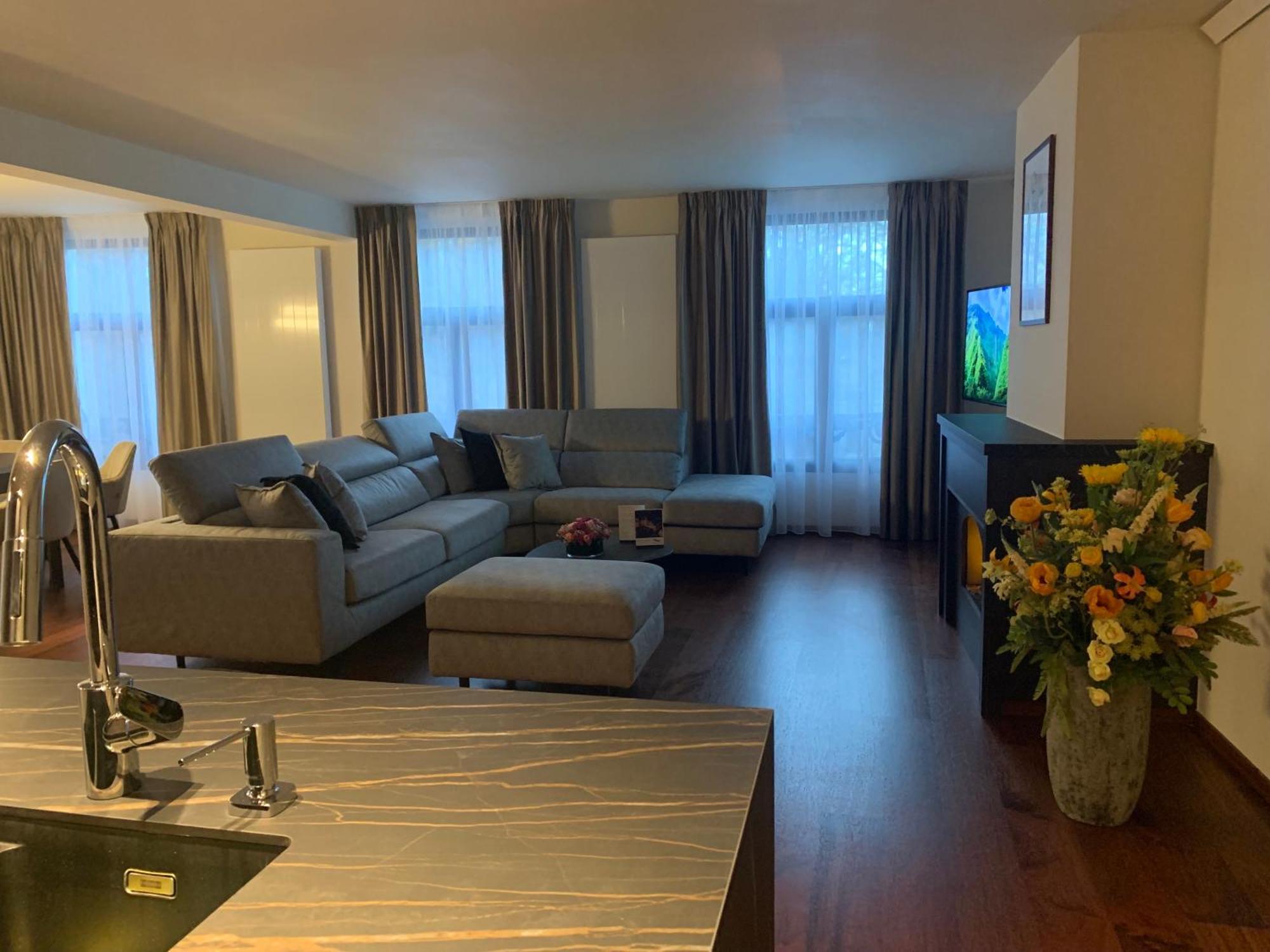 Botanique Suites Airbnb, Antwerpen Buitenkant foto