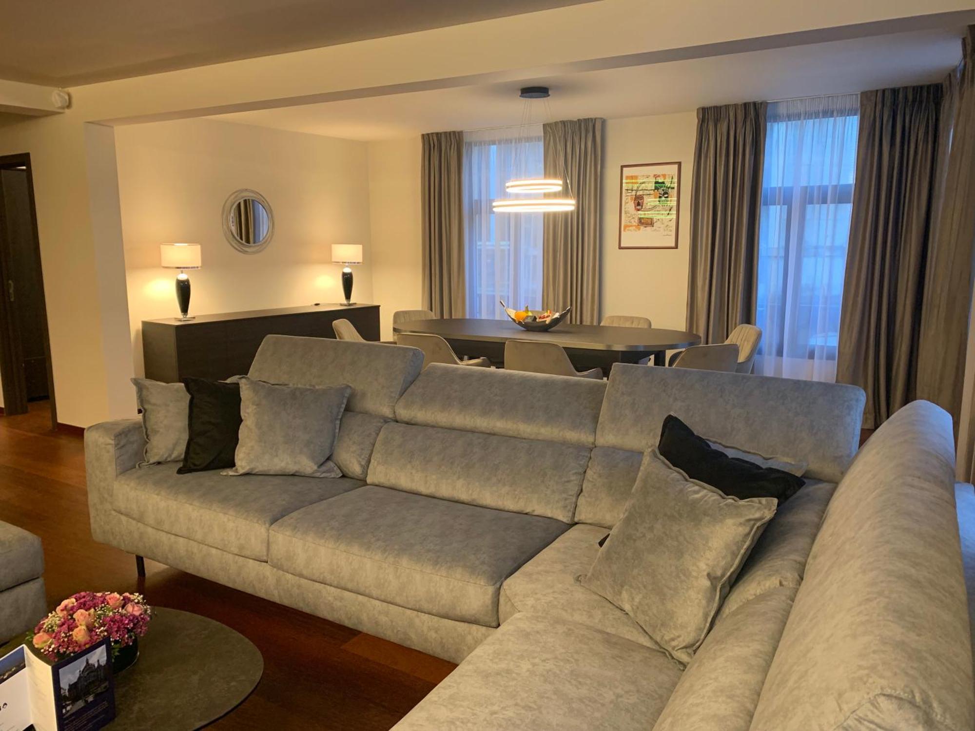 Botanique Suites Airbnb, Antwerpen Buitenkant foto