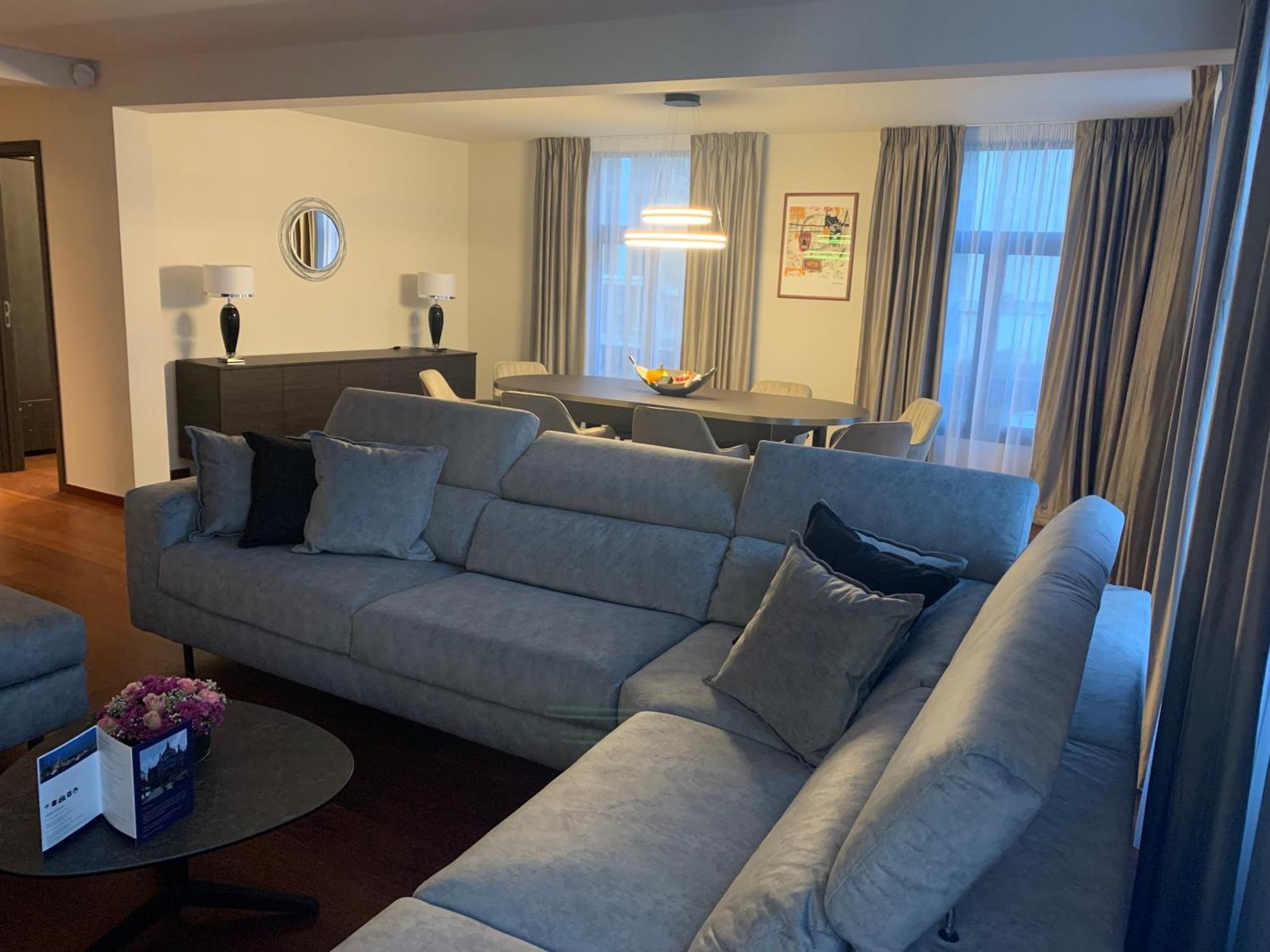 Botanique Suites Airbnb, Antwerpen Buitenkant foto