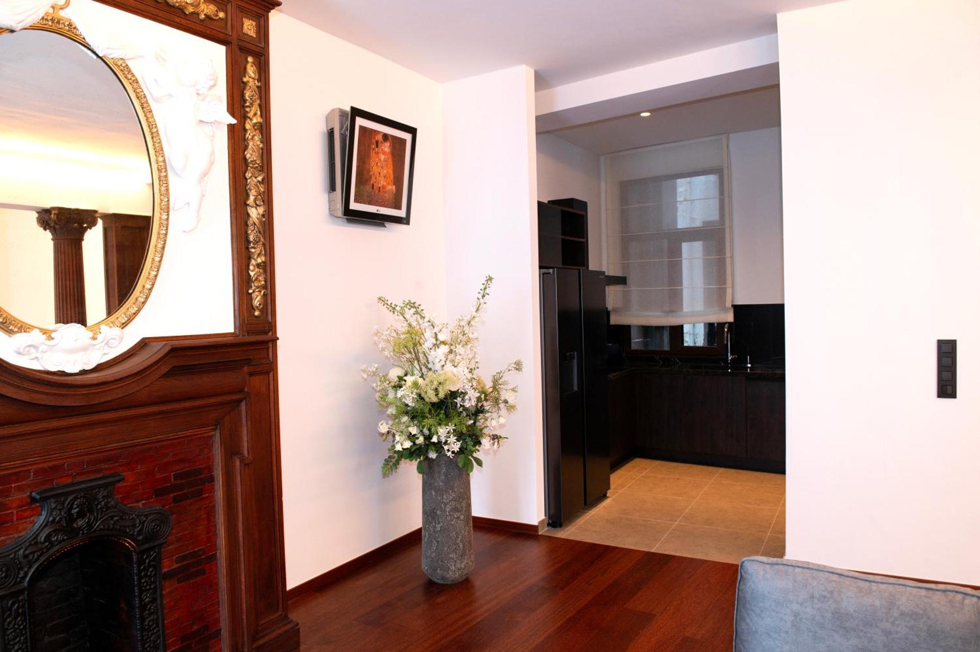 Botanique Suites Airbnb, Antwerpen Buitenkant foto