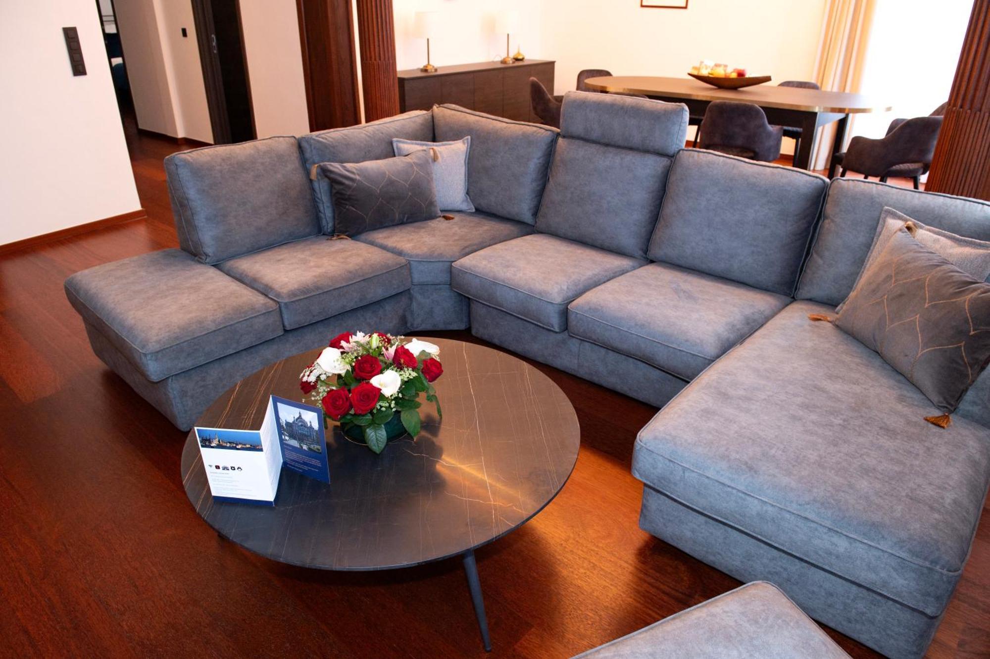 Botanique Suites Airbnb, Antwerpen Buitenkant foto