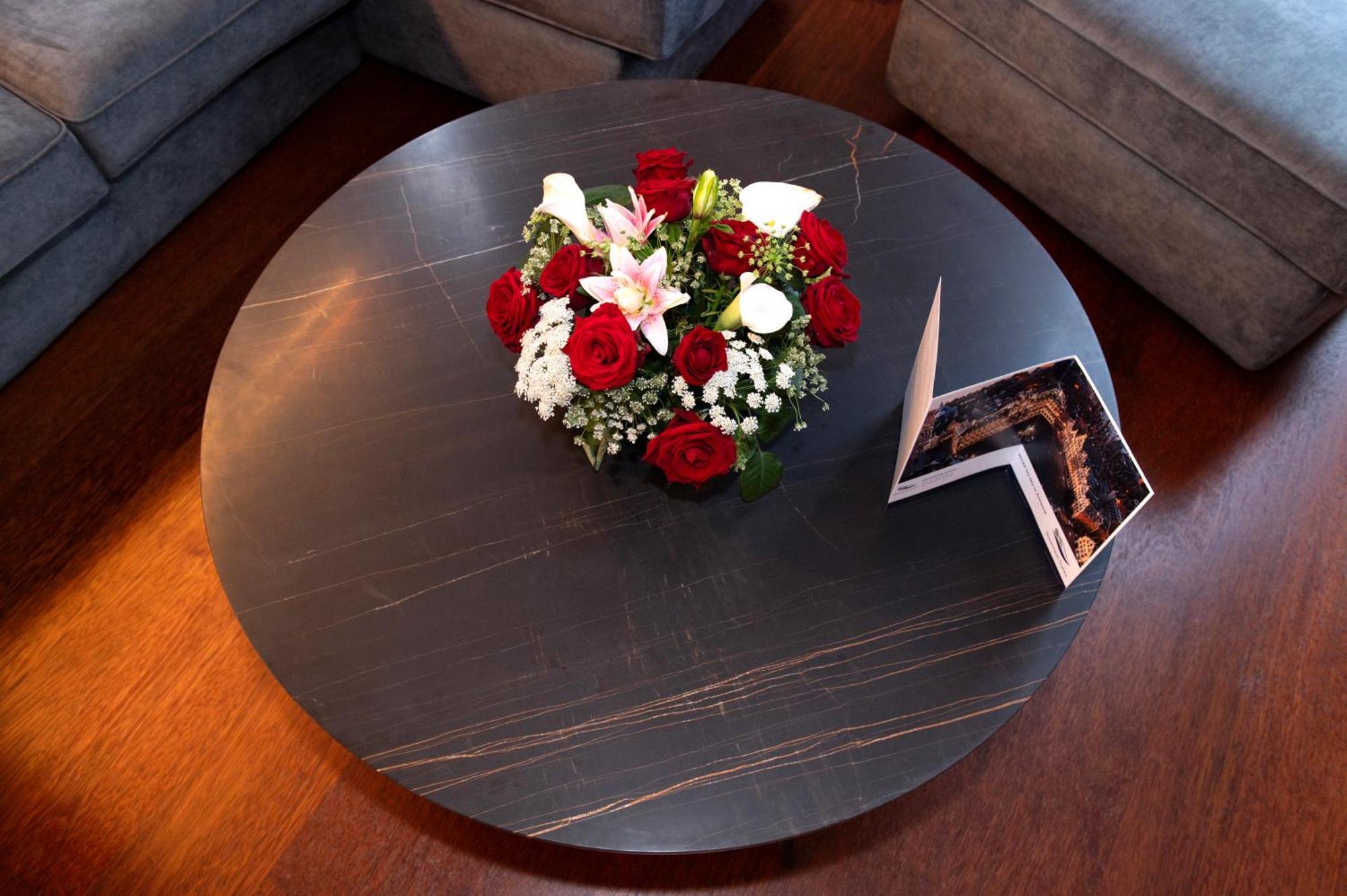 Botanique Suites Airbnb, Antwerpen Buitenkant foto