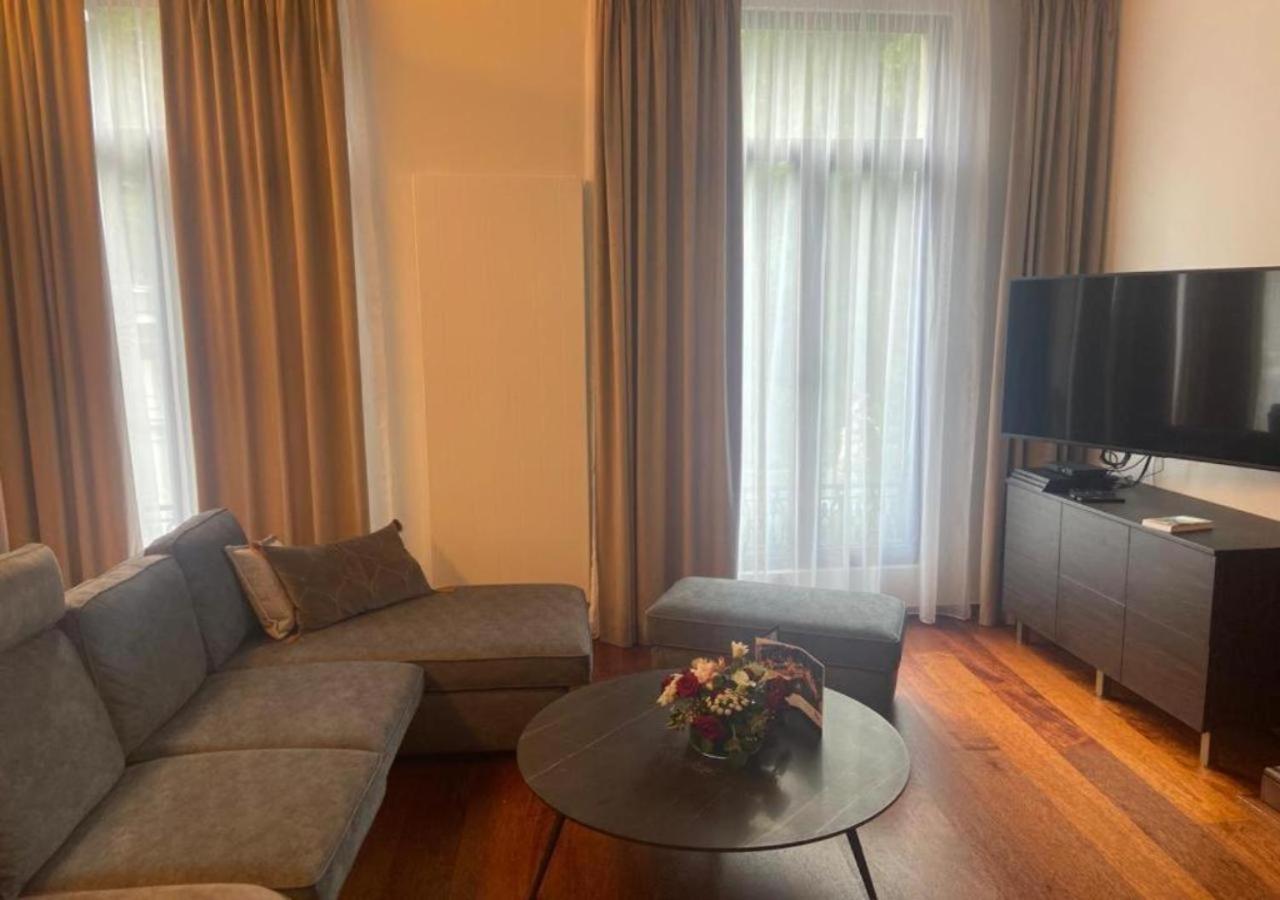 Botanique Suites Airbnb, Antwerpen Buitenkant foto